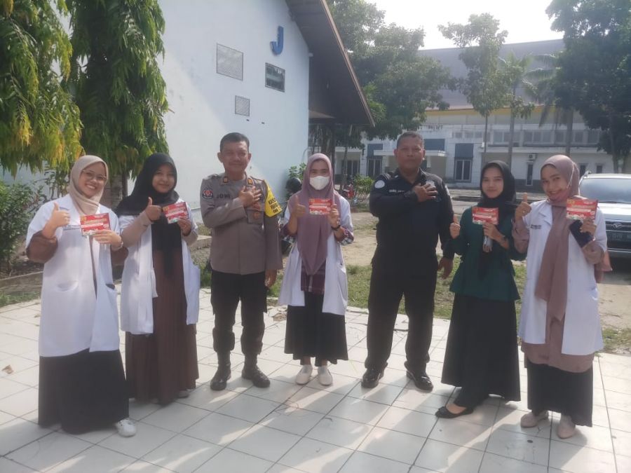 Team OMB Humas Polda Riau, bagikan stiker, Sapa mahasiswa