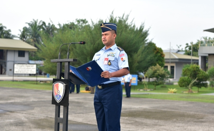 Pimpin Upacara Bendera, Kadispers Lanud Rsn Tekankan Kebersihan, Pembinaan, dan Kesiapan Latihan
