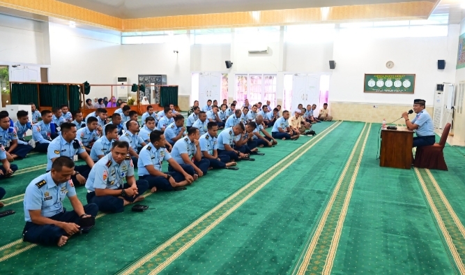 Tingkatkan Iman dan Taqwa Prajurit, Lanud Roesmin Nurjadin Adakan Ceramah Agama