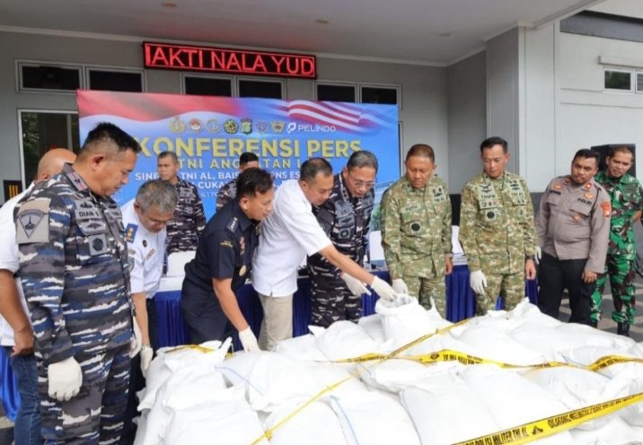TNI AL Bersama Stakeholder terkait Gagalkan Penyelundupan 6,1 ton pasir timah Ilegal di Tj.Priok