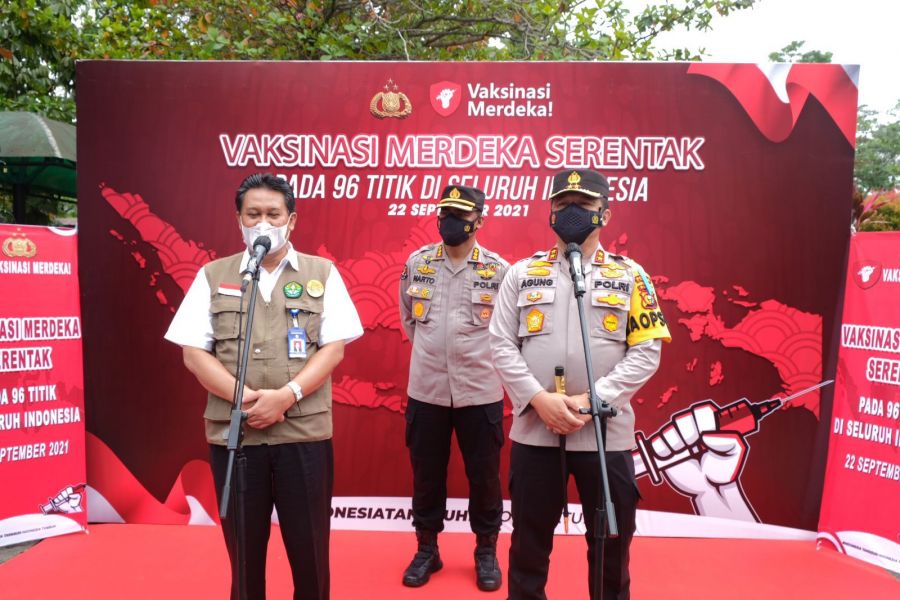 Upaya Hadapi Pembelajaran Tatap Muka, Polda Riau Salurkan Ribuan Vaksin ke Sektor Pendidikan