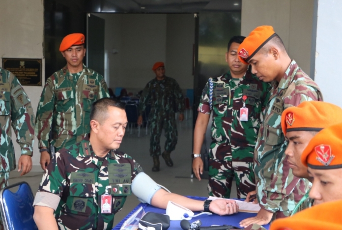 Wujudkan Kepedulian dan Soliditas, Danlanud RSN Ikuti Donor Darah HUT ke-78 Korpasgat