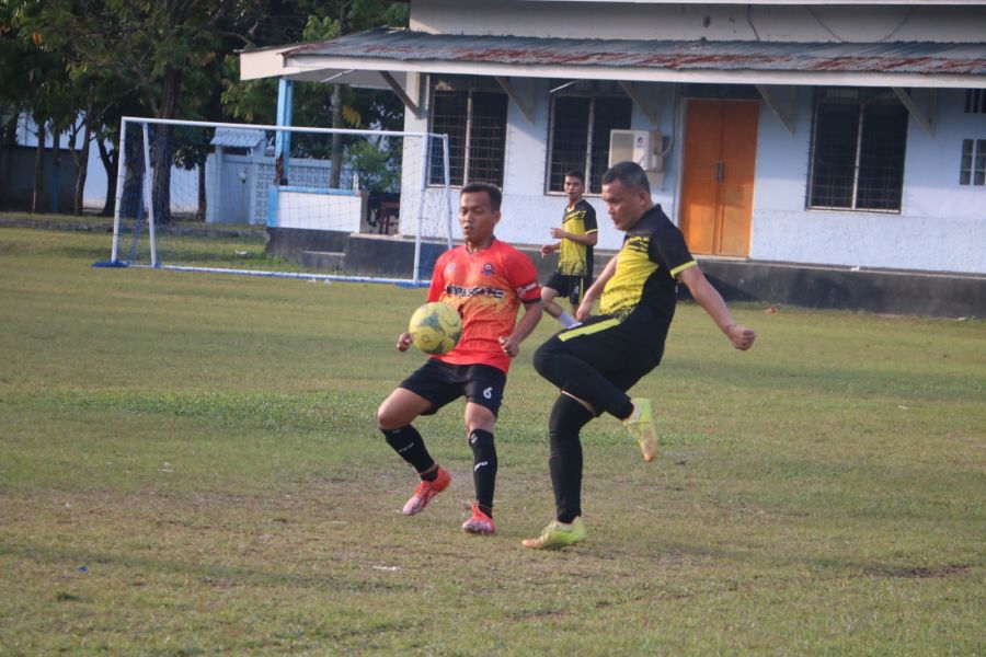 Yonko 462 Kopasgat Raih Juara I Sepak Bola Antar Satuan