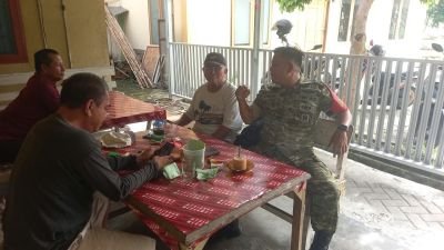 Babinsa Koramil 02/Kota Ajak Warga Perhatikan Keakuratan Data Perlindungan Sosial