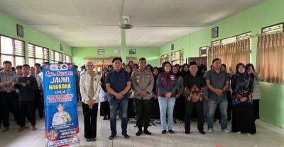 bentengi-generasi-muda-dari-narkoba-satresnarkoba-polresta-palangka-raya-sambangi-pelajar-sebangau