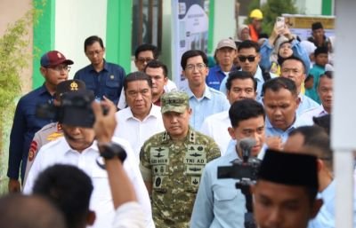 kodam-xix-tuanku-tambusai-sukses-dukung-kunker-wapres-gibran-renovasi-sekolah-jadi-sorotan-utama