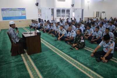 Personel Lanud Roesmin Nurjadin Antusias Simak Kajian Latihan Menyambut Puasa Ramadhan